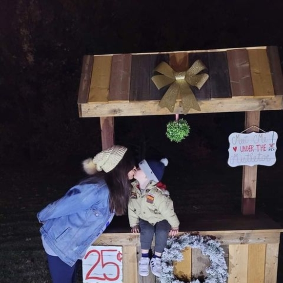 Meet your Posher, Nikki - Picture 1 of 1